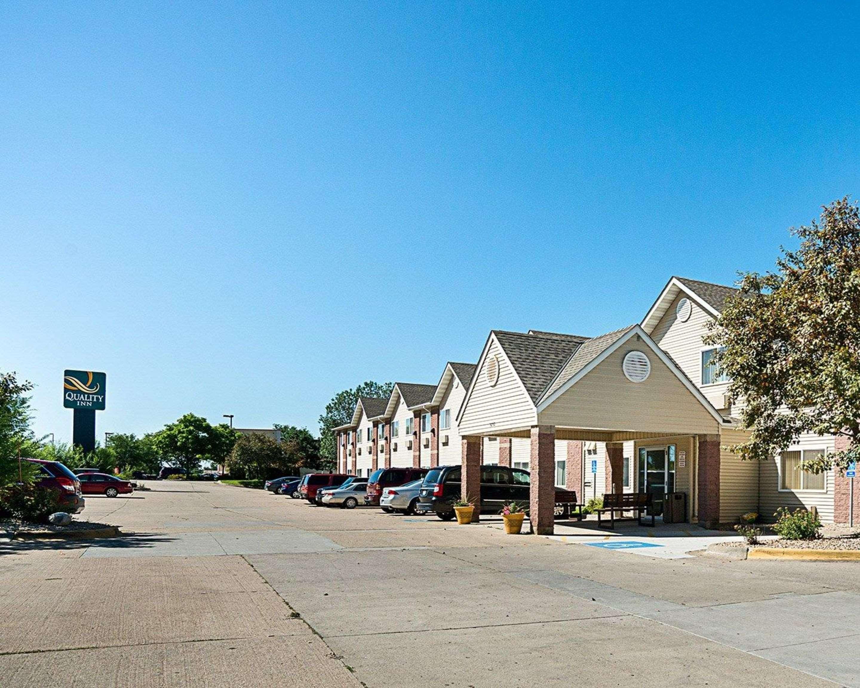 Quality Inn Near Northtown Mall & National Sports Center Coon Rapids Exterior photo